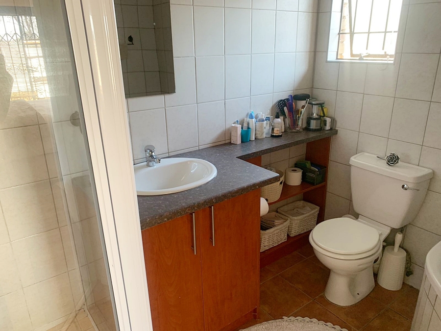 To Let 3 Bedroom Property for Rent in Langenhovenpark Free State